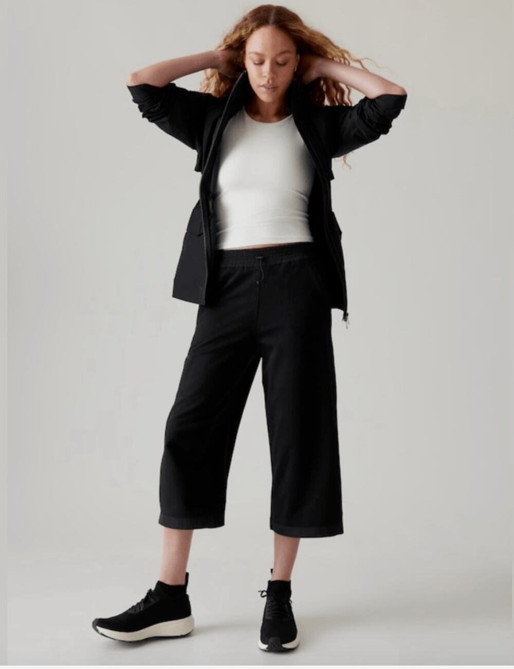 ATHLETA Triumph Hybrid Wide Leg Crop in Black // Large Tall